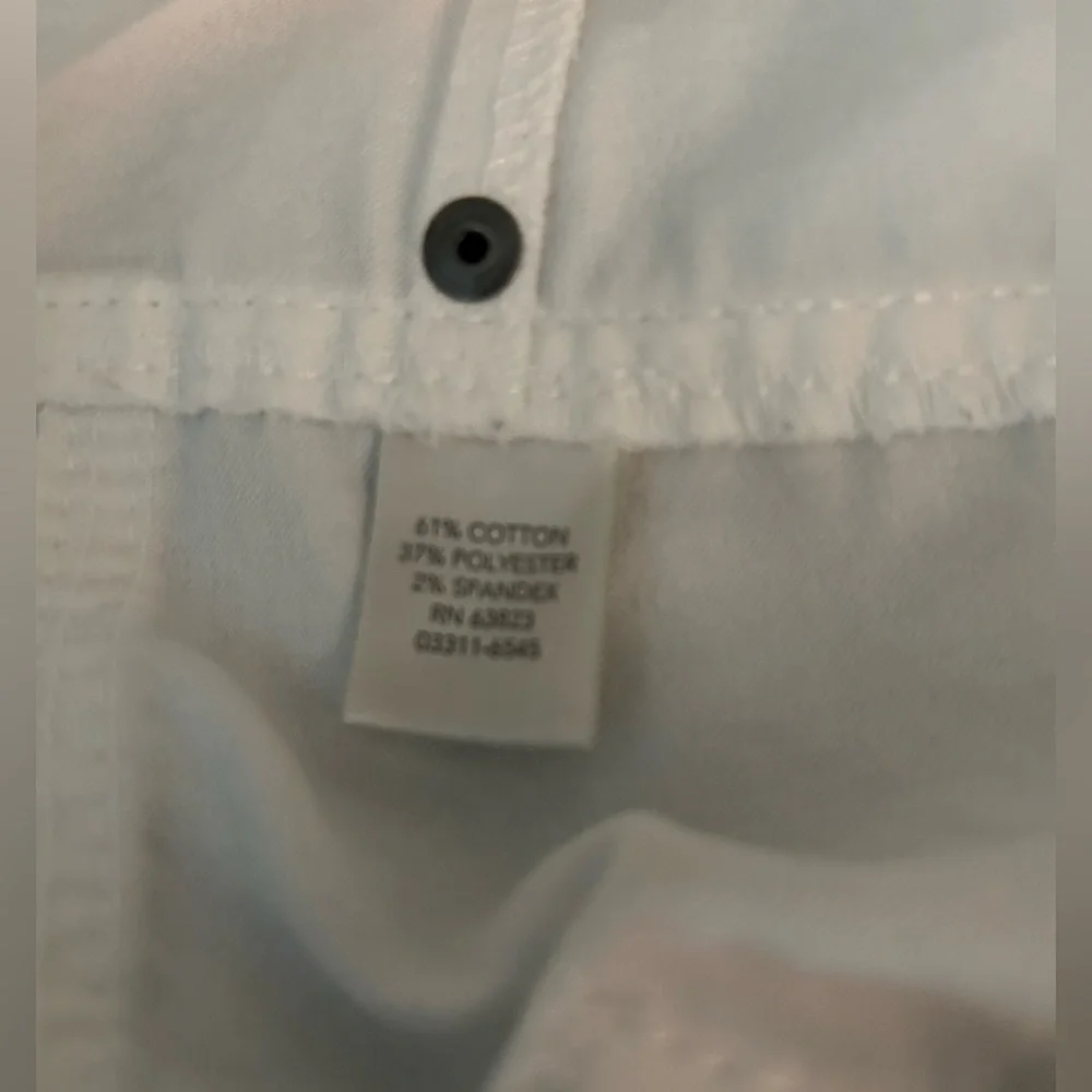Christopher & Banks White Cropped Pants - Picture 5 of 5